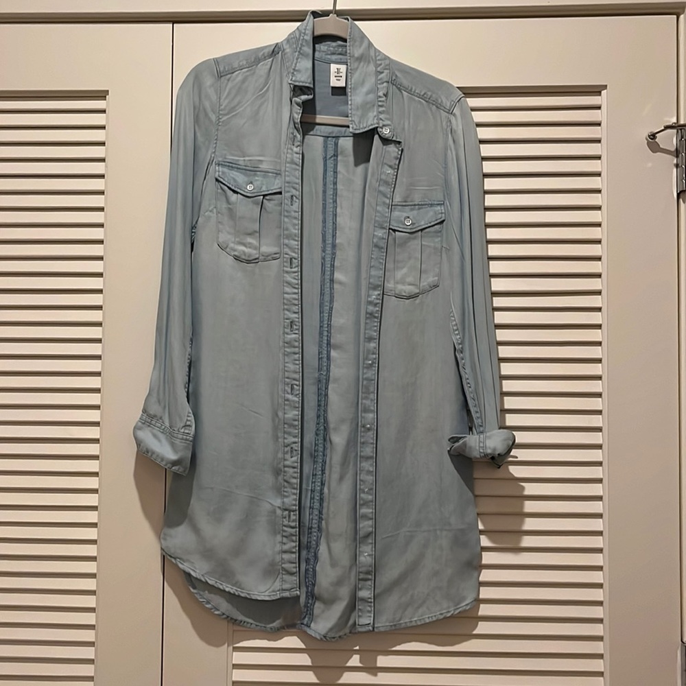 Denim long sleeve button up, can be worn as a dress if oversized. Worn once